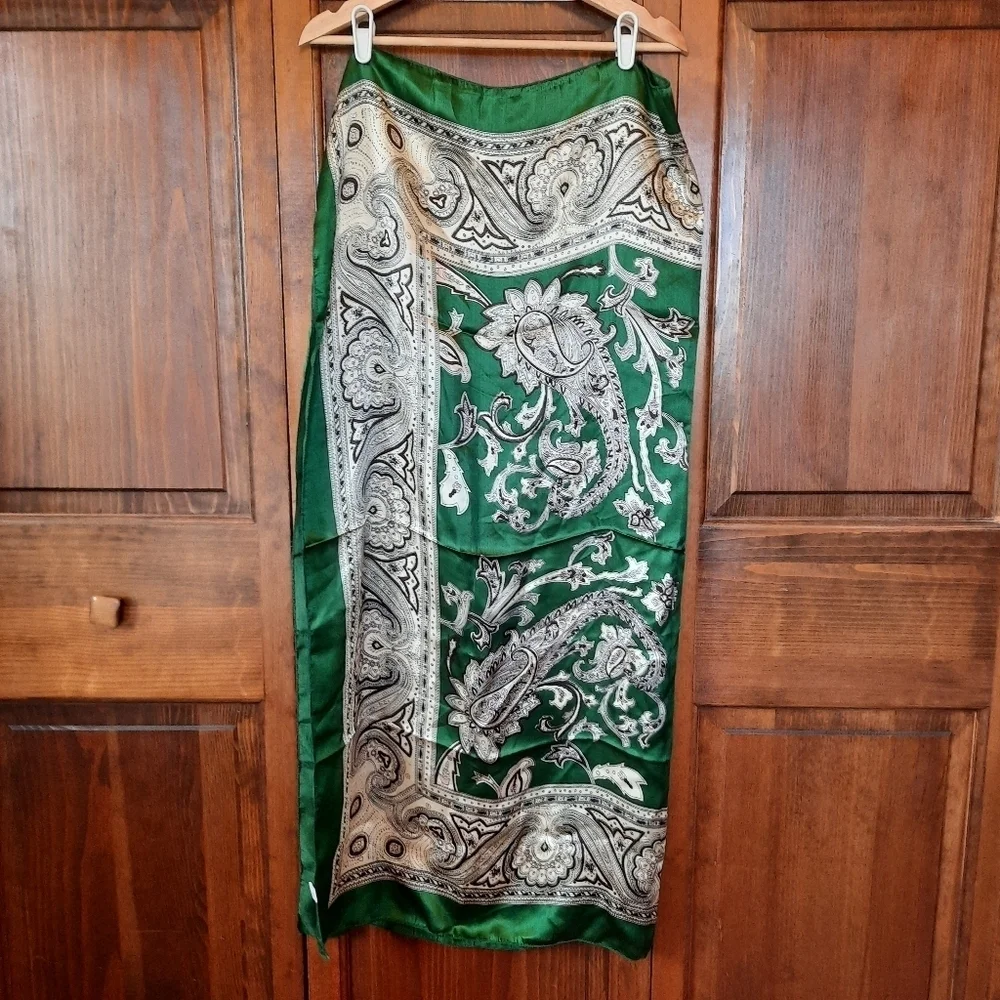 Vintage 100% Thai Silk Dark Green Brown Paisley Print Patterned Scarf
